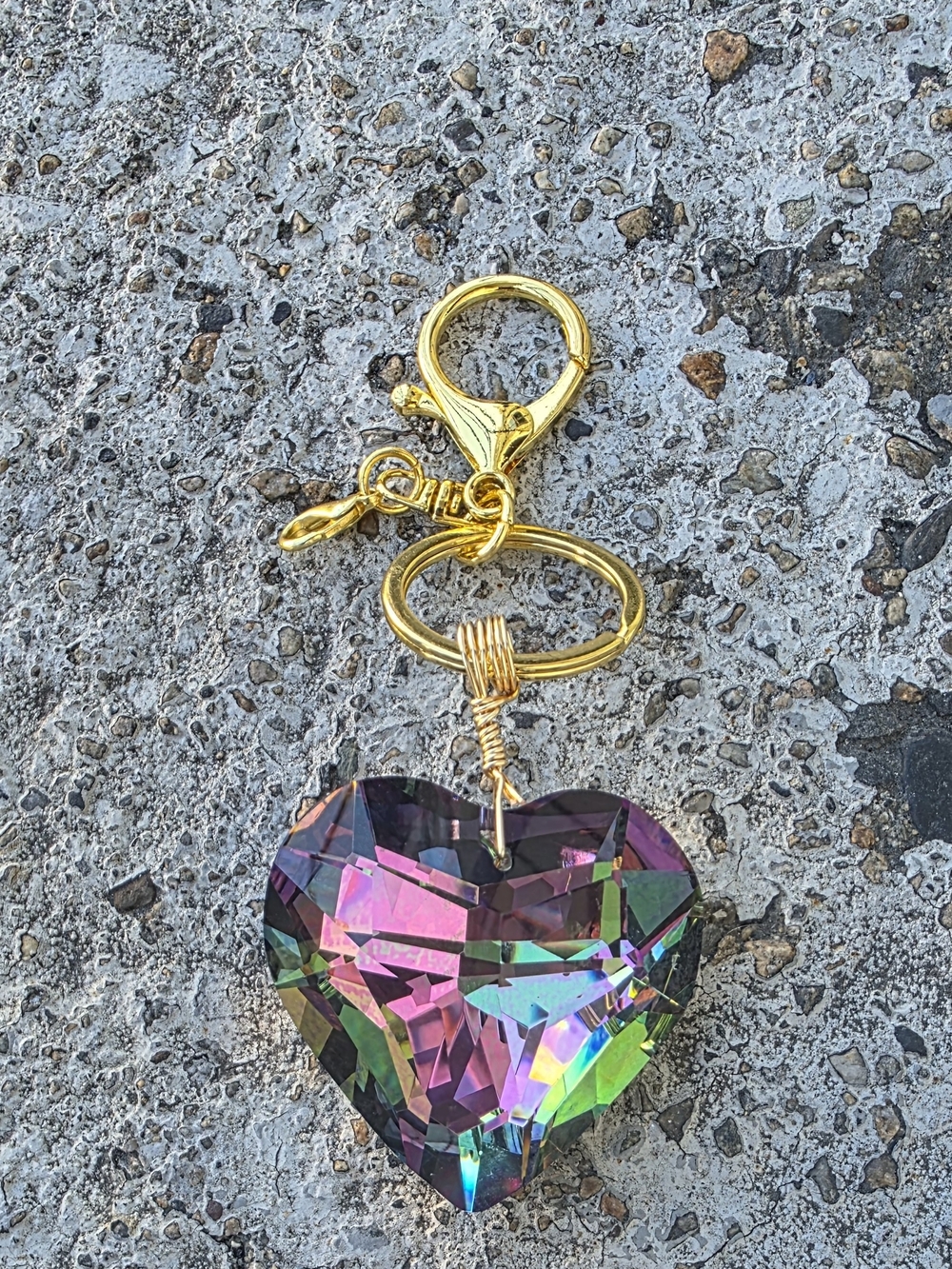 Gold-Keyring Crystal Heart Charm — Iridescent
